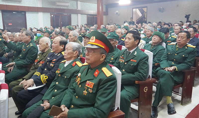 Bố Trạch: Gặp mặt cán bộ quân đội nghỉ hưu, nghỉ công tác trên địa bàn