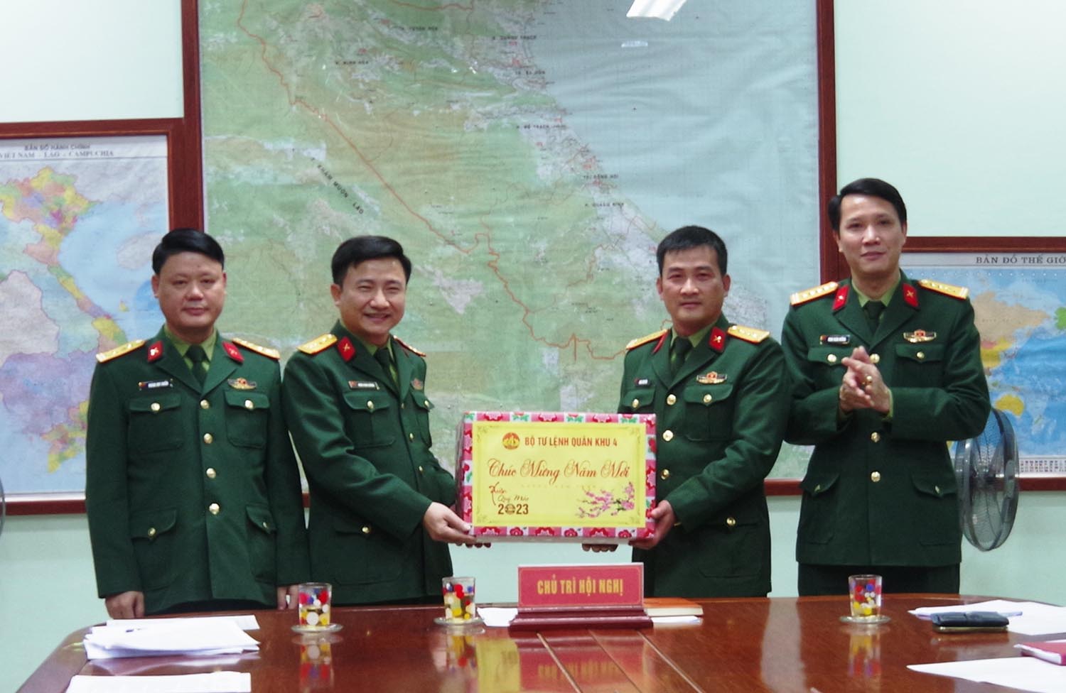 Bộ Tư lệnh Quân khu 4 chúc Tết lực lượng vũ trang Quảng Bình