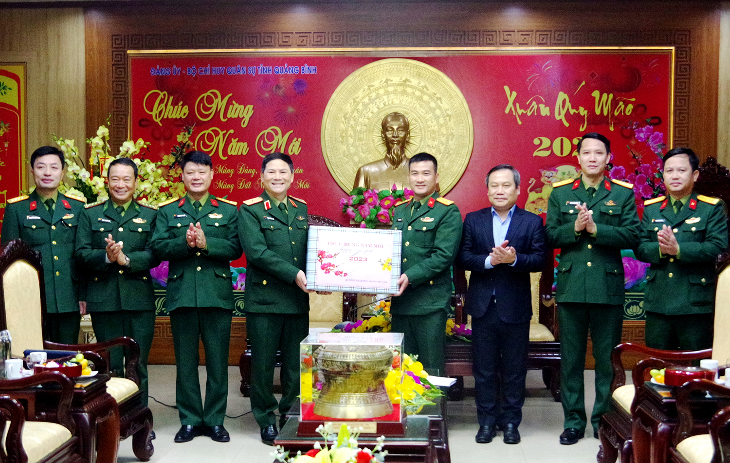 Phó Tổng Tham mưu trưởng QĐND Việt Nam kiểm tra sẵn sàng chiến đấu và chúc tết tại Quảng Bình