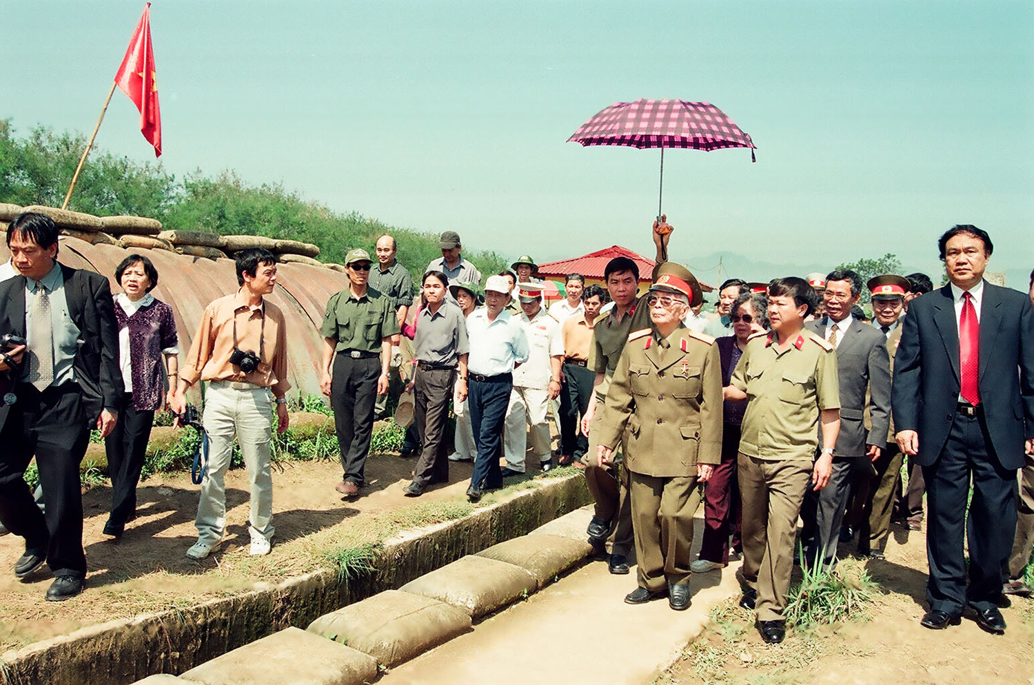 Trọng một nhân cách, thương luôn một miền quê