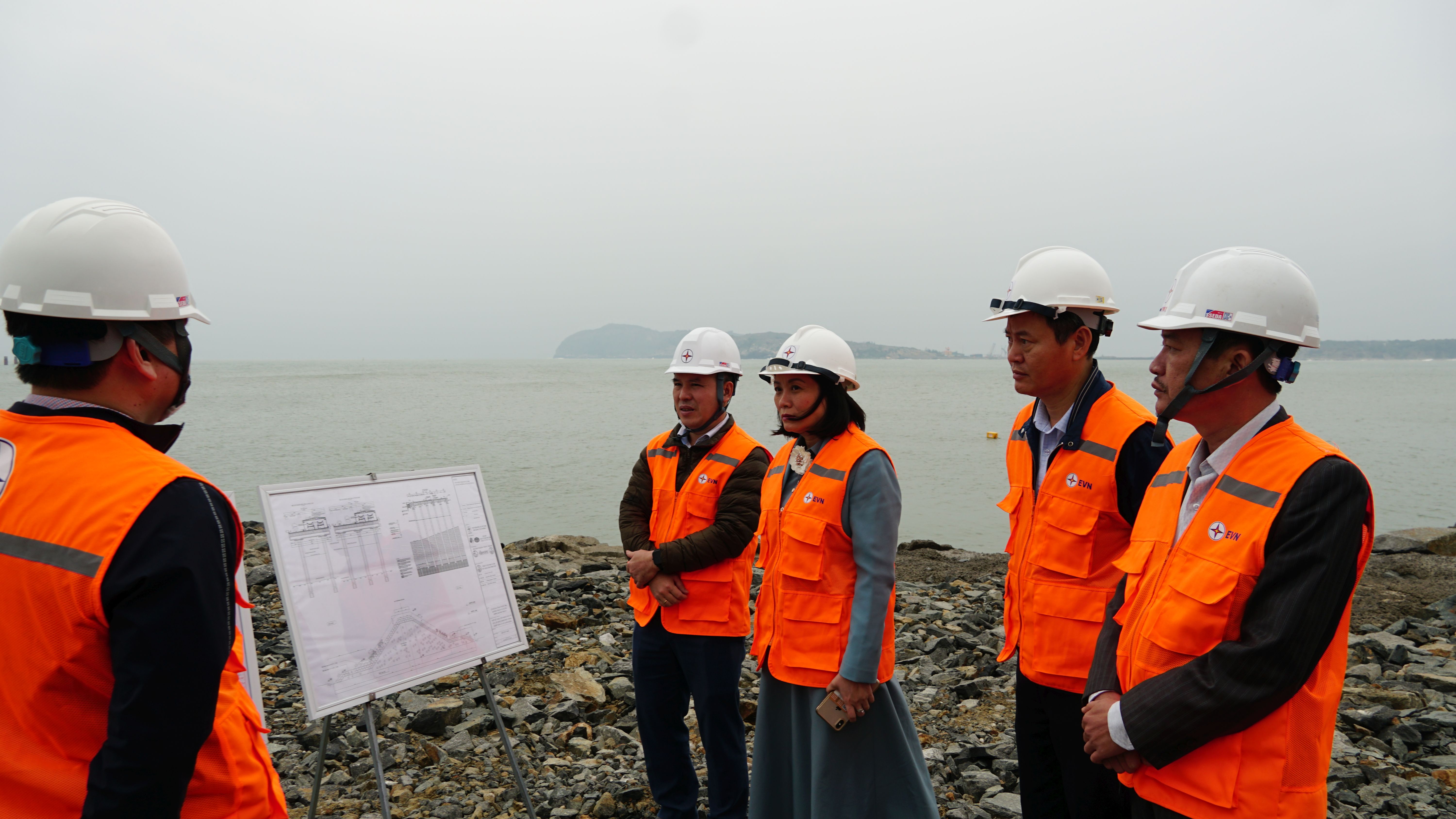 Giám sát việc thực hiện chính sách, pháp luật về phát triển năng lượng tại dự án Trung tâm Điện lực Quảng Trạch