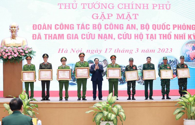 Thủ tướng: Đoàn cứu hộ tại Thổ Nhĩ Kỳ truyền tải thông điệp về đất nước, con người Việt Nam