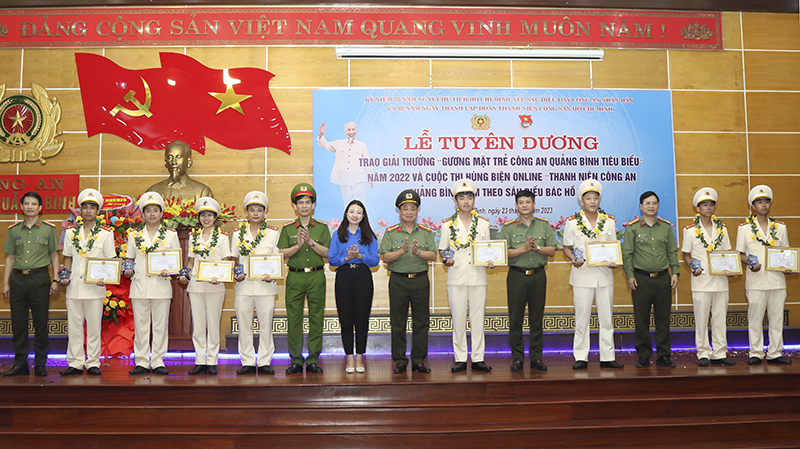 Tuyên dương, khen thưởng "Gương mặt trẻ Công an Quảng Bình tiêu biểu" năm 2022