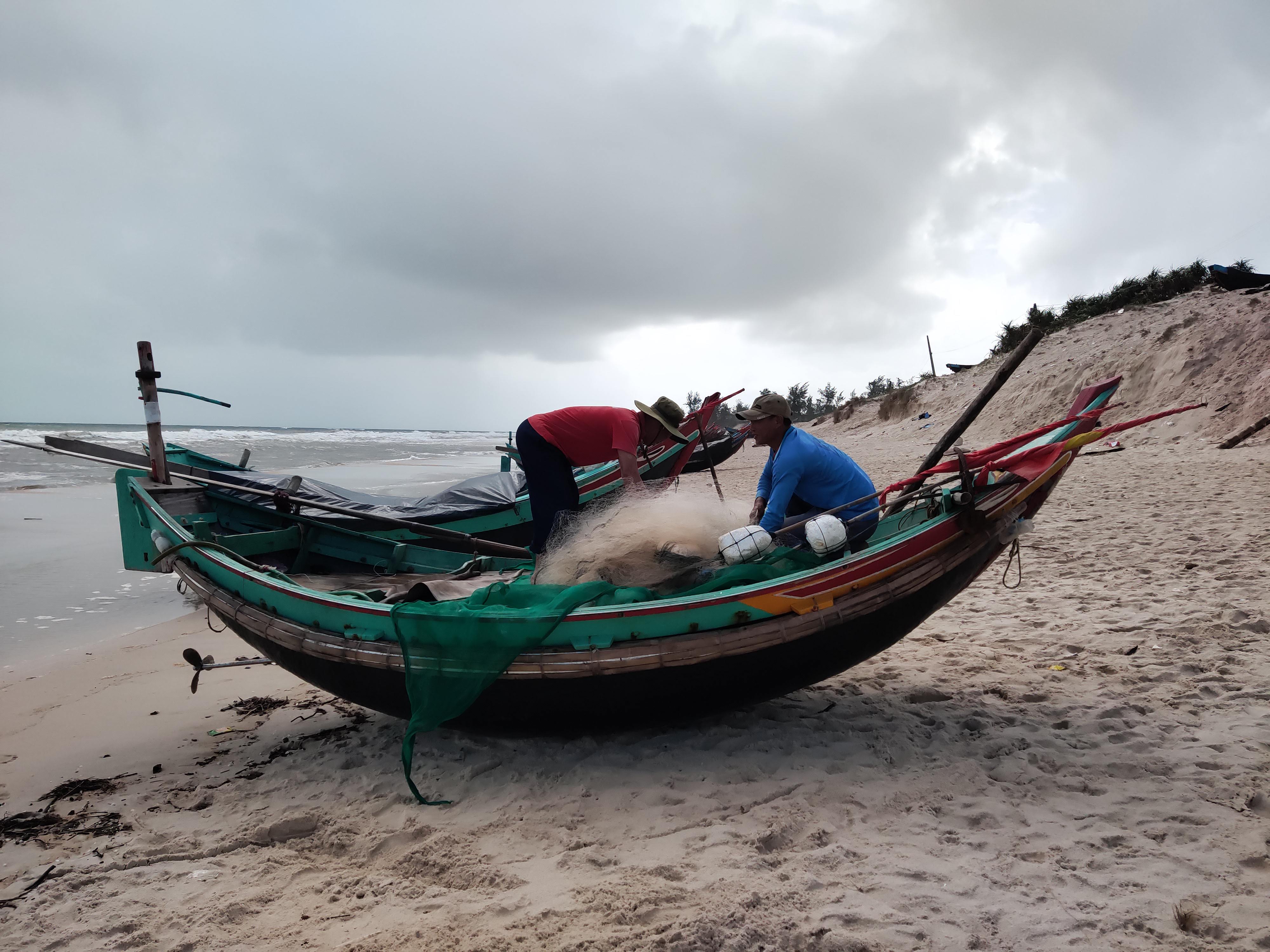 Khó khăn trong tăng tỷ lệ bao phủ BHYT ở xã biển Hải Ninh