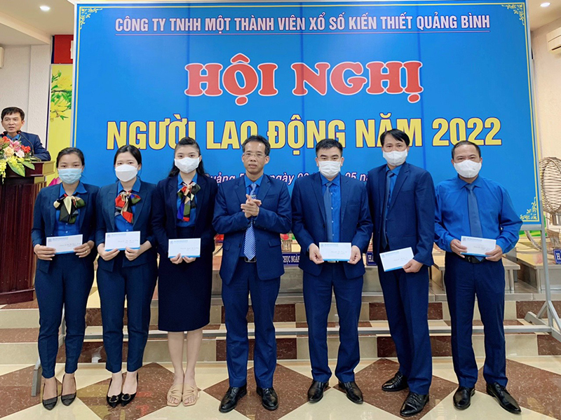 Nỗ lực giữ vững vị thế dẫn đầu nộp ngân sách