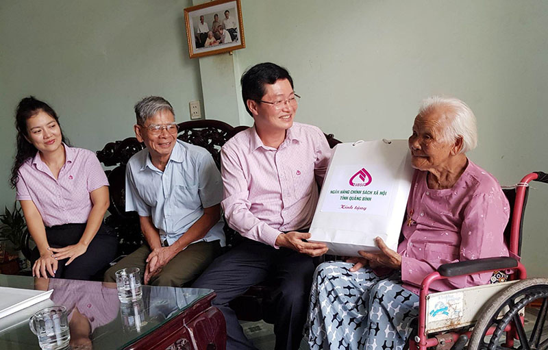 Đẩy mạnh thực hiện các phong trào thi đua