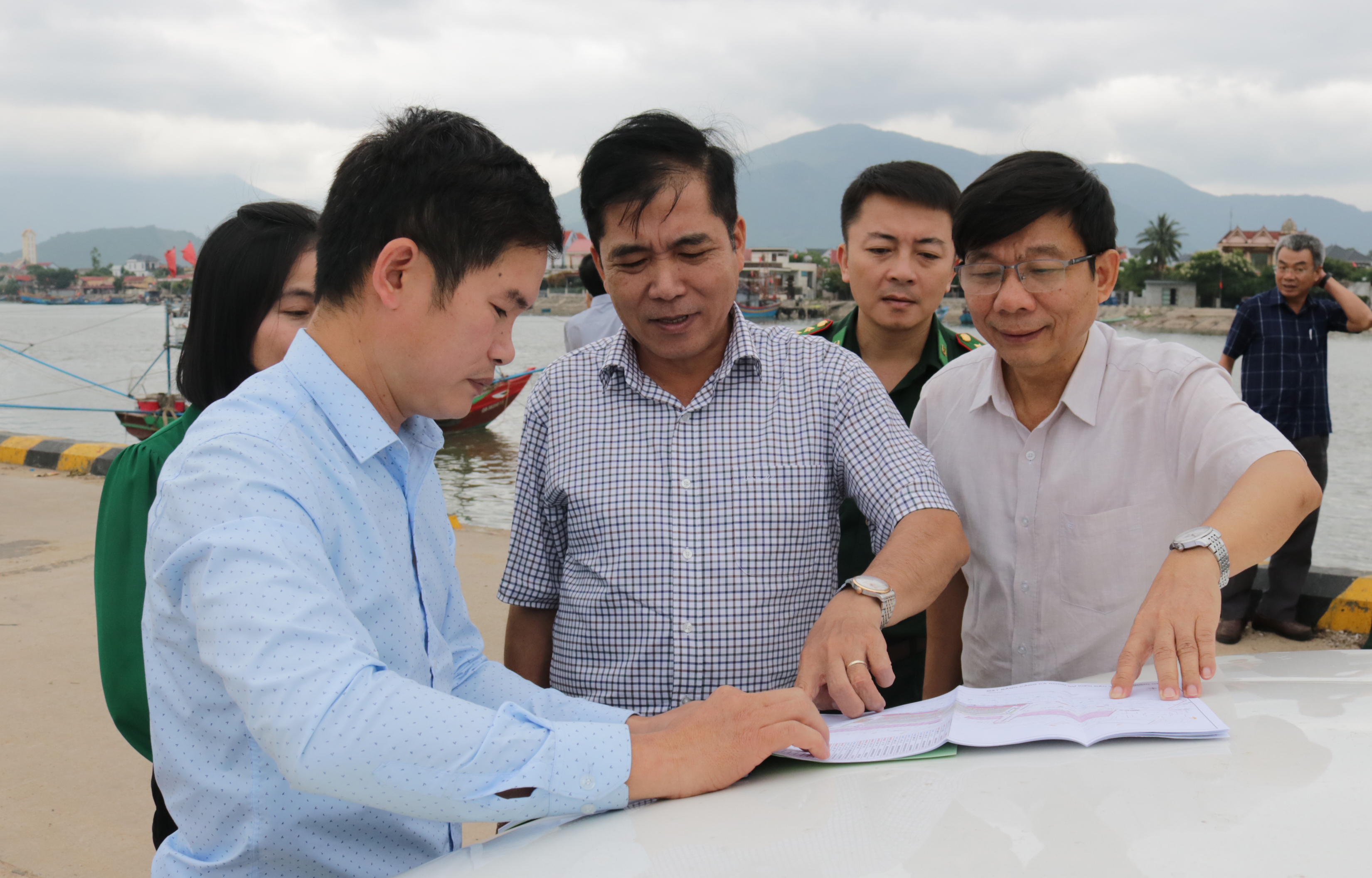 Phó Chủ tịch Thường trực UBND tỉnh làm việc với huyện Quảng Trạch về công tác chống khai thác IUU