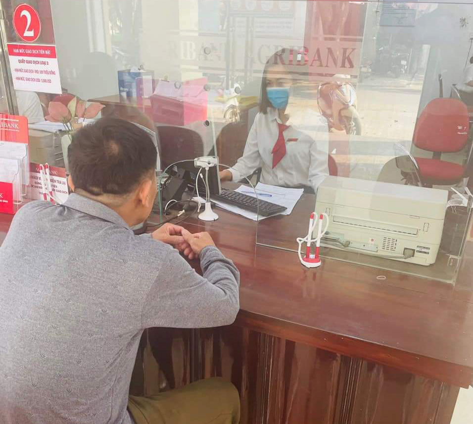 Giao dịch viên ngân hàng ngăn chặn vụ chuyển tiền có dấu hiệu lừa đảo