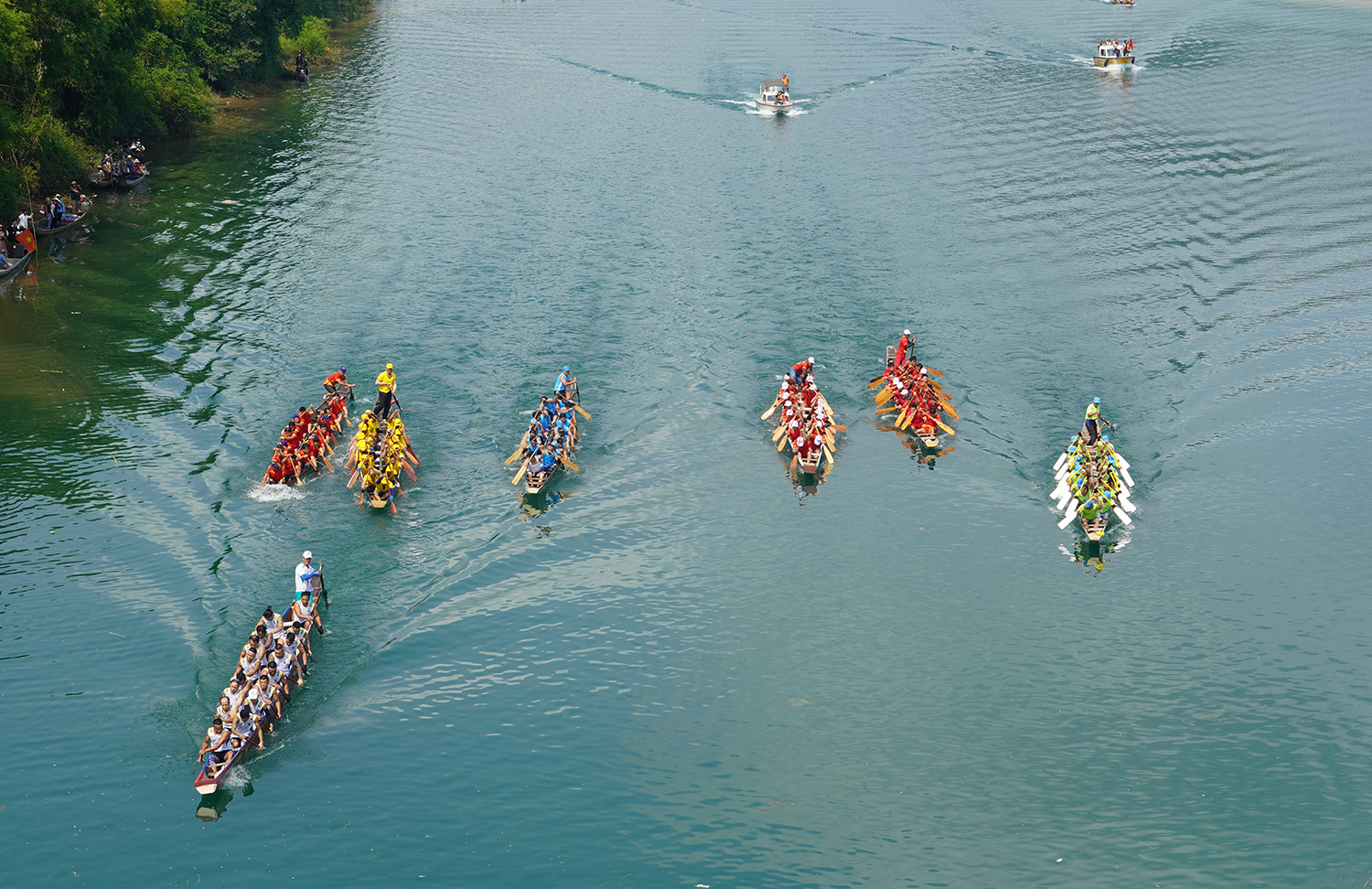 Lễ hội đua thuyền truyền thống trên sông Son thành công tốt đẹp