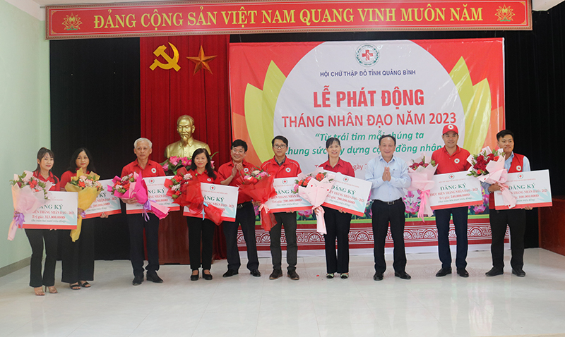 Phát động Tháng Nhân đạo năm 2023