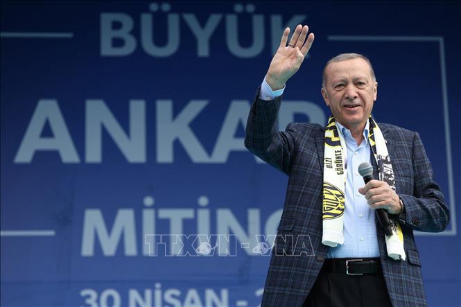 Bầu cử Thổ Nhĩ Kỳ: Tổng thống Erdogan và đối thủ Kilicdaroglu lọt vào vòng hai