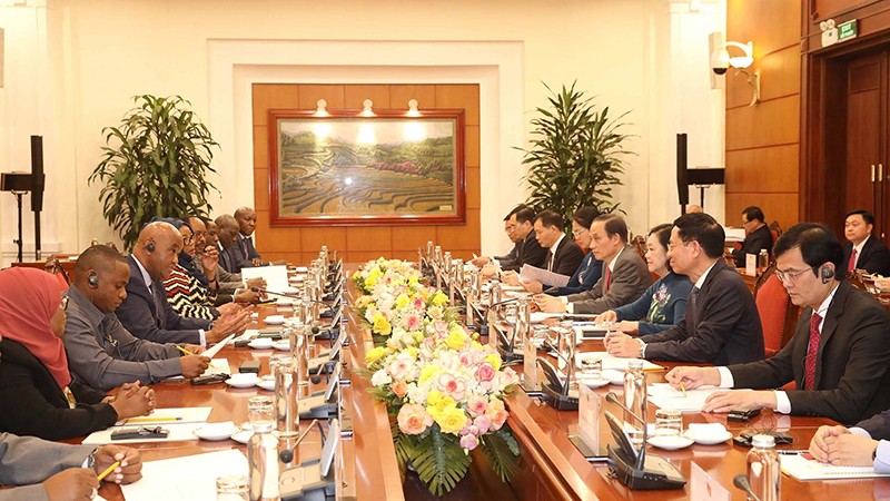 Việt Nam coi trọng quan hệ hữu nghị và hợp tác với Tanzania