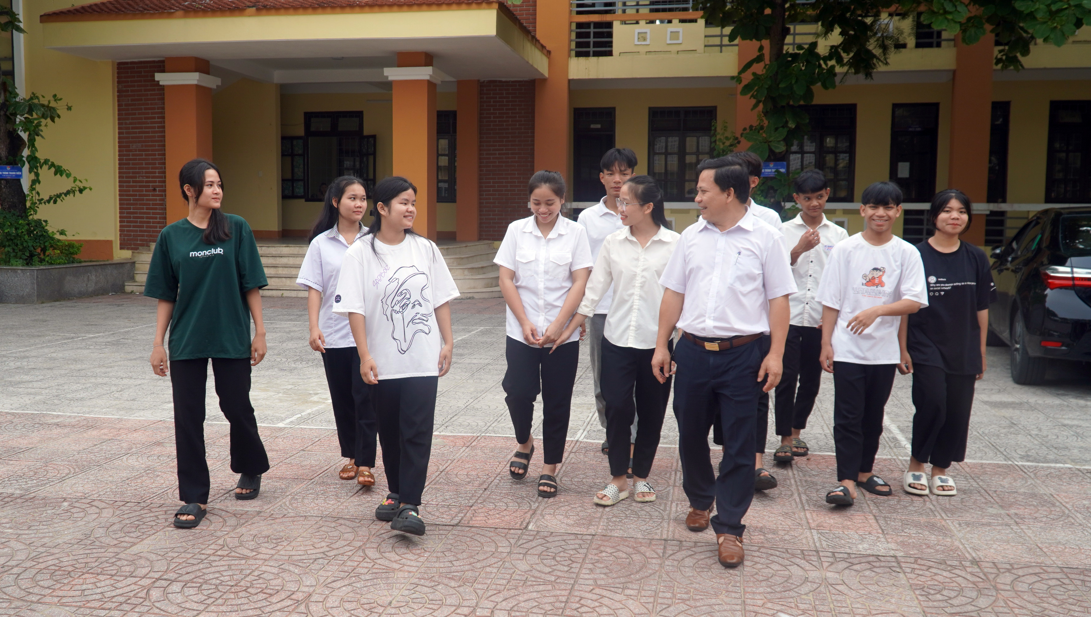 Rộng mở tương lai cho con em đồng bào dân tộc thiểu số