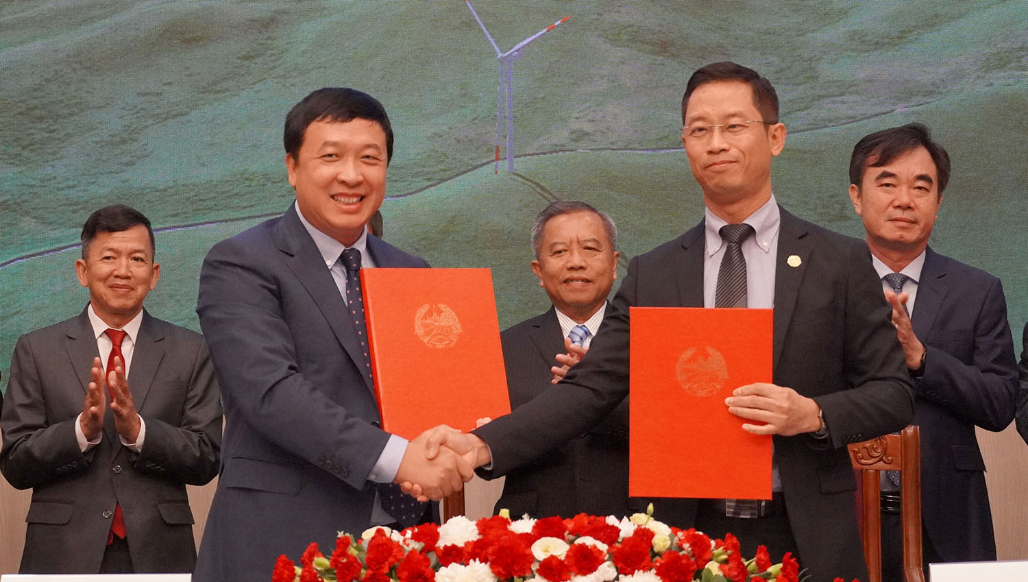 Ký kết thỏa thuận phát triển điện gió giữa Chính phủ Lào và Công ty AMI Quảng Bình