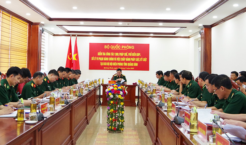 Thứ trưởng Bộ Quốc phòng kiểm tra công tác 1389 tại Bộ Chỉ huy Bộ đội Biên phòng tỉnh