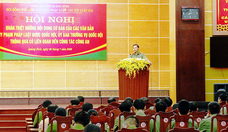 Quán triệt các văn bản quy phạm pháp luật liên quan đến công tác công an