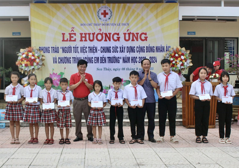 Phát động phong trào "Người tốt, việc thiện-Chung sức xây dựng cộng đồng nhân ái"
