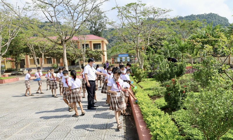 Minh Hóa: Sụt giảm tỷ lệ học sinh tham gia bảo hiểm y tế