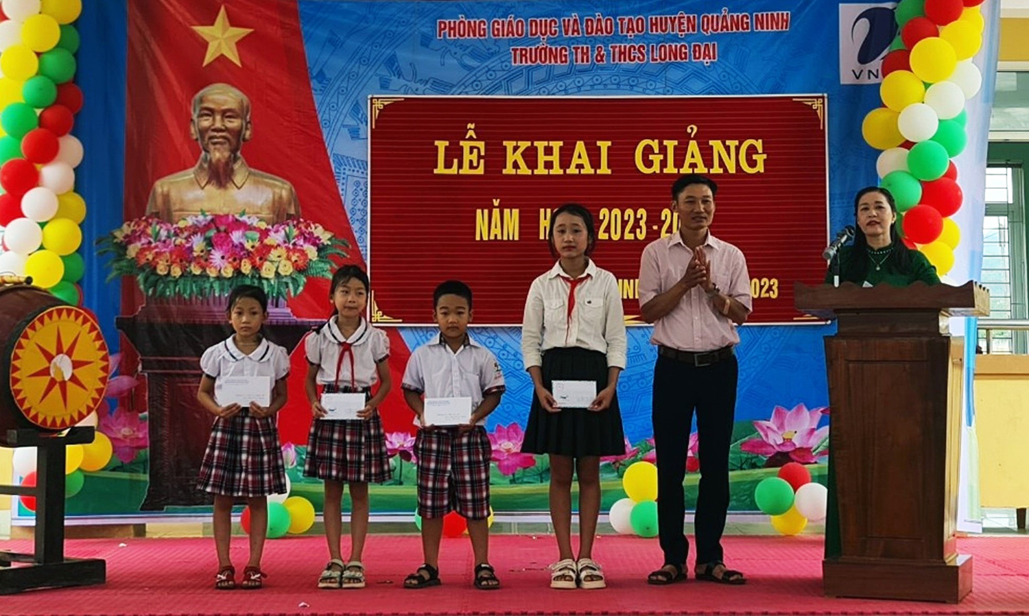 Hội Khuyến học huyện Quảng Ninh: Trao 575 suất học bổng tiếp sức đến trường