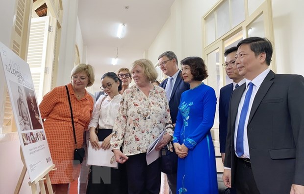 Triển lãm cuộc đời và sự nghiệp của Nhà khoa học lỗi lạc Louis Pasteur
