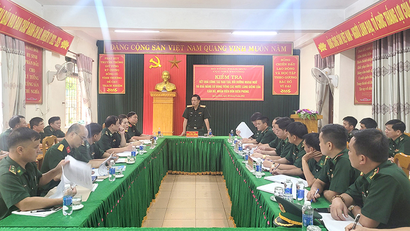 Kiểm tra trình độ ngoại ngữ tại Đồn Biên phòng cửa khẩu quốc tế Cha Lo