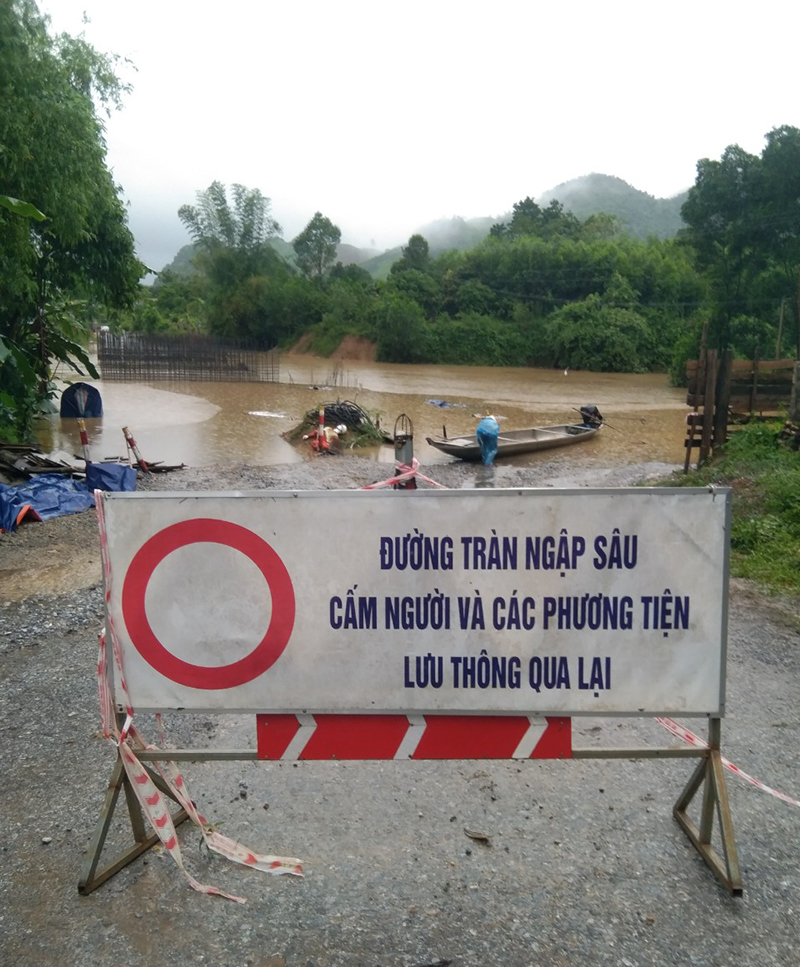 Kip thời khắc phục sự cố để thông tuyến Quốc lộ 12A