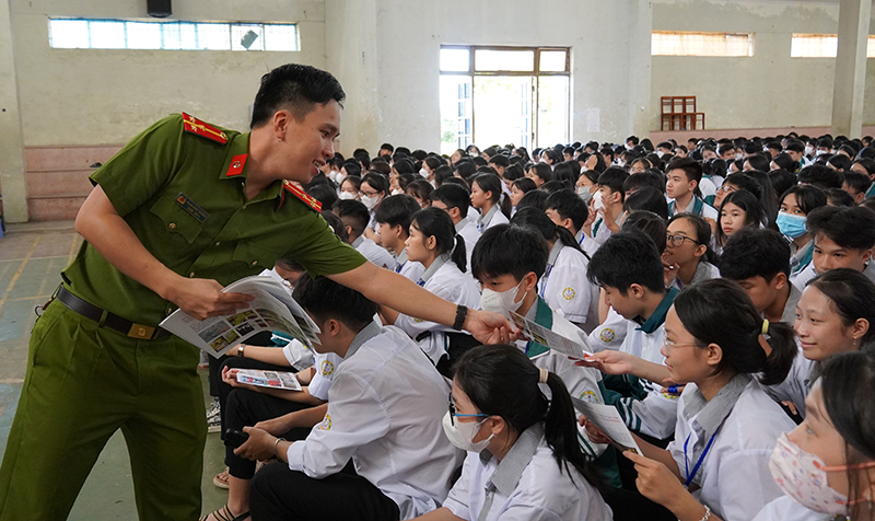 Tuyên truyền phòng, chống ma túy và nói không với bạo lực học đường