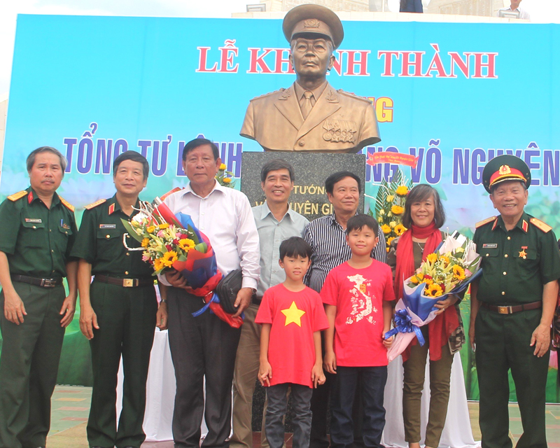 Đón Đại tướng về làng biển Lý Hòa