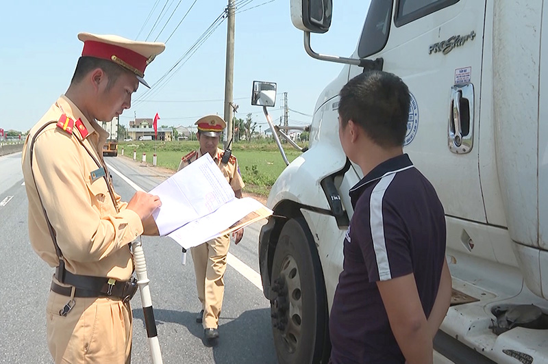 Quyết liệt bảo đảm an toàn giao thông