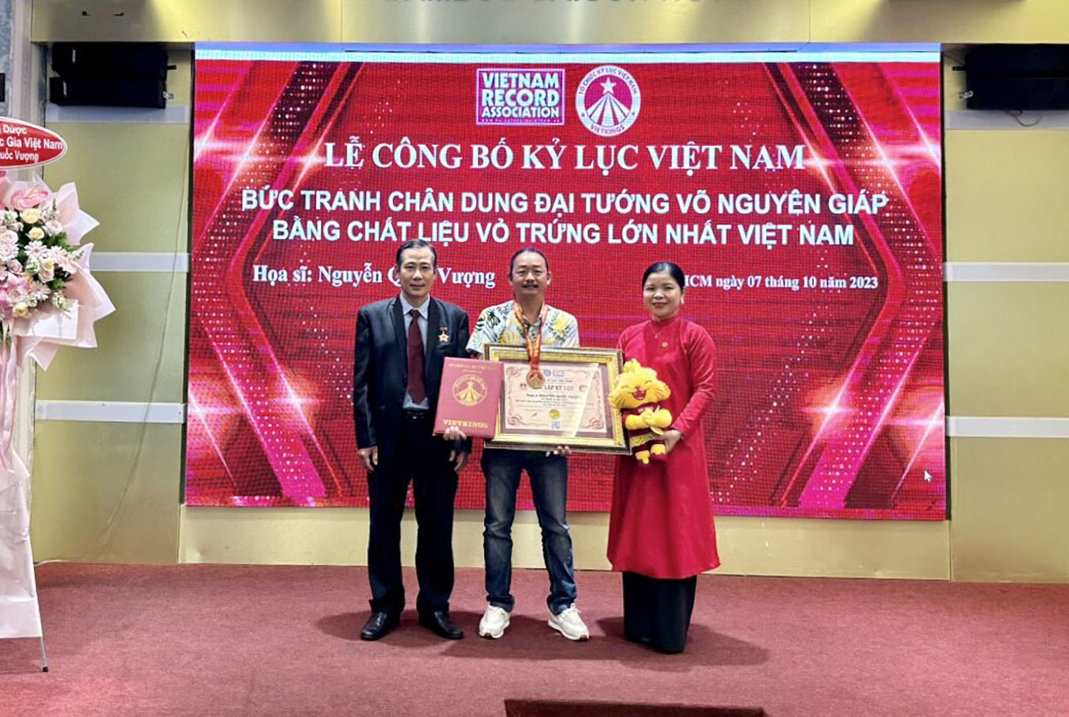 Tác phẩm "Vị tướng vì hoà bình" xác lập kỷ lục Việt Nam