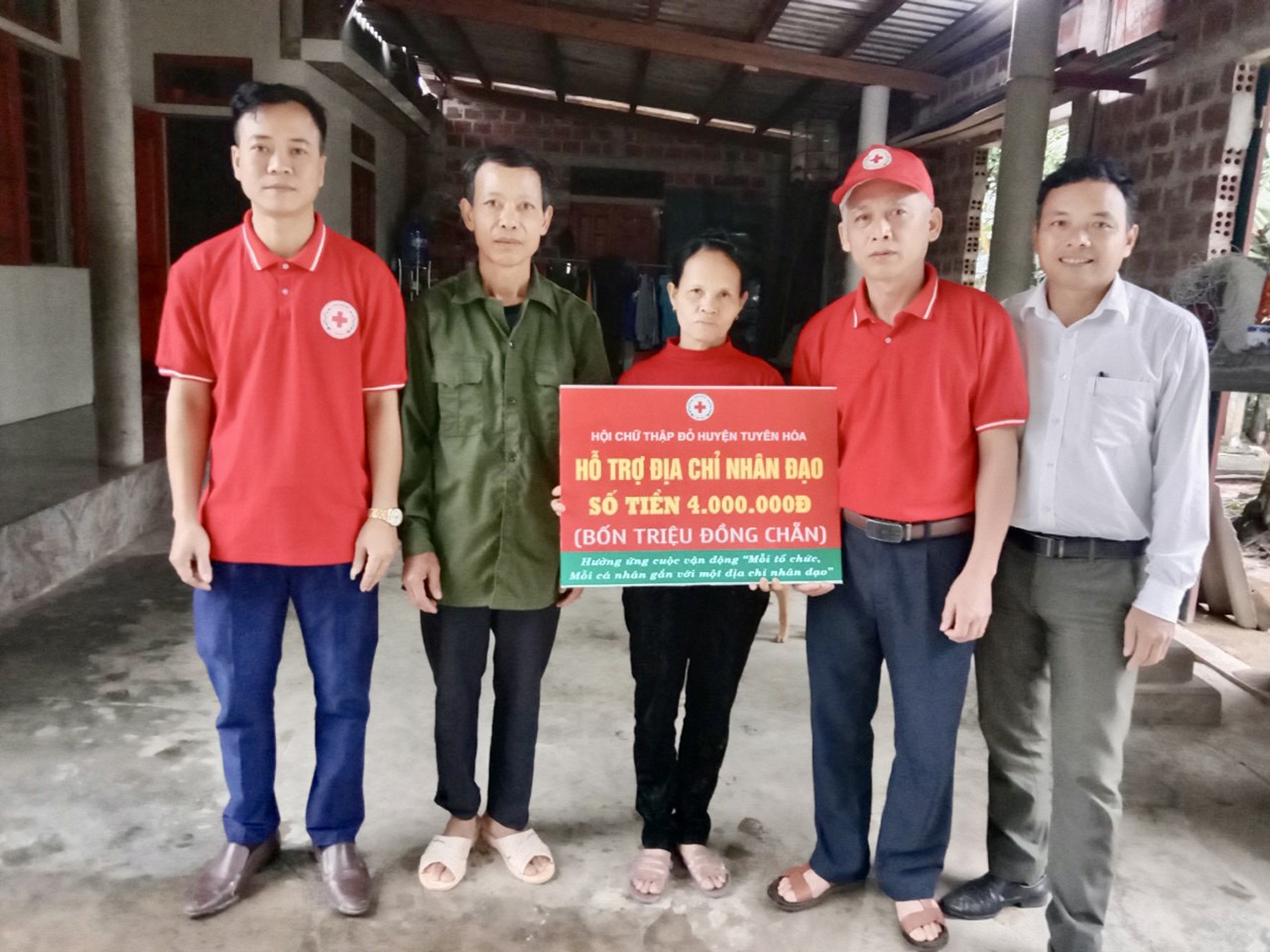 Hội CTĐ huyện Tuyên Hóa: Trao hỗ trợ địa chỉ nhân đạo