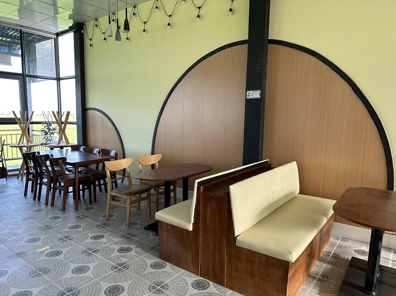 Có nên dùng tấm nhựa pvc ốp trần, tường trang trí: Ưu - nhược điểm?