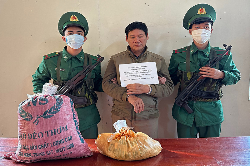 Bộ đội Biên phòng tỉnh: Bắt giữ đối tượng vận chuyển trái phép vật liệu nổ
