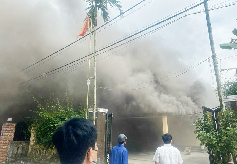 Tuyên Hóa: Cháy quán karaoke trong quá trình sửa chữa