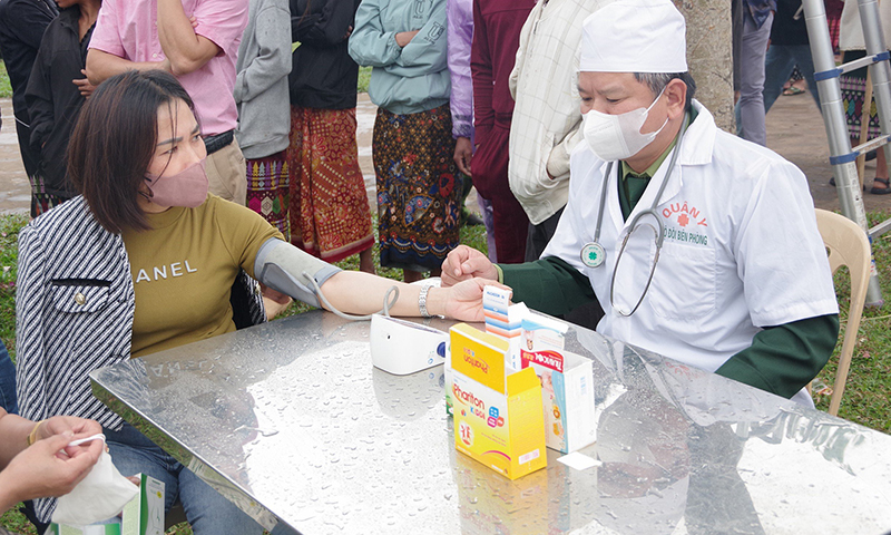 Chương trình "Xuân Biên phòng, ấm lòng dân bản" tại xã Thượng Trạch