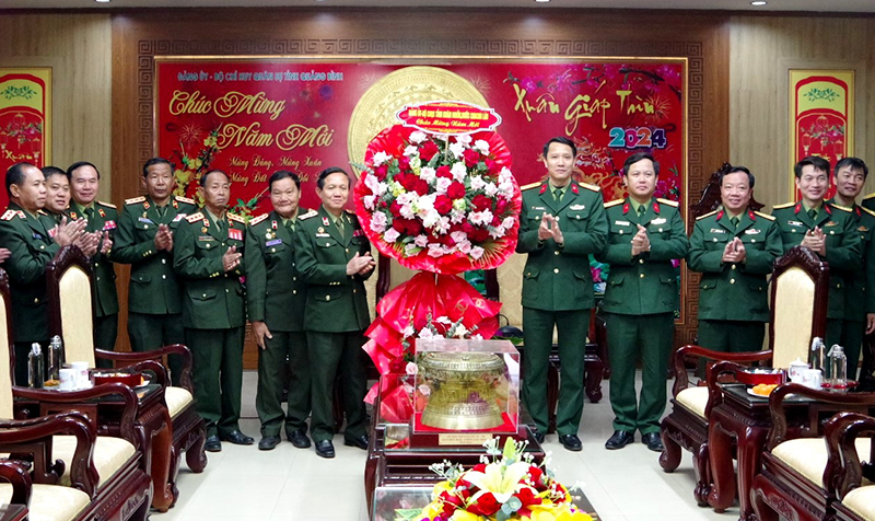 Bộ CHQS các tỉnh Khăm Muồn, Sạ-vẳn-na-khệt: Thăm, chúc Tết Bộ CHQS tỉnh Quảng Bình