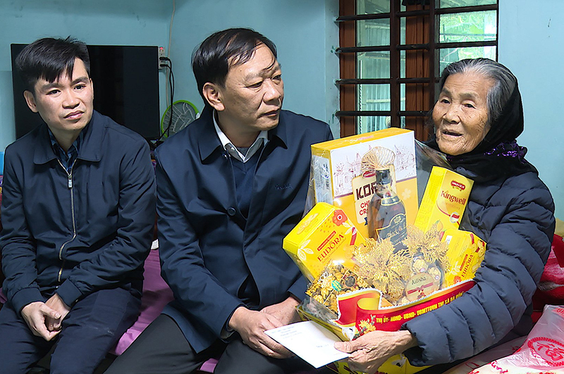 Để người nghèo đón Tết ấm