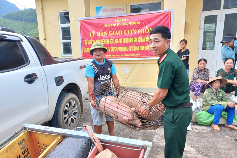 Lòng dân mong đón quân về