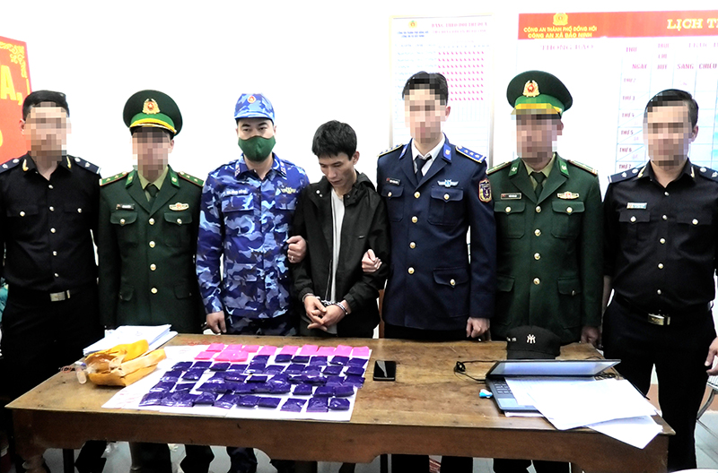 Bắt giữ đối tượng vận chuyển trái phép hơn 11 nghìn viên ma túy