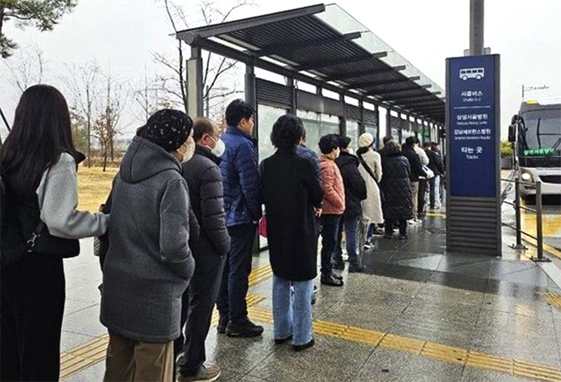 Chính phủ Hàn Quốc đối phó khủng hoảng nhân lực y tế