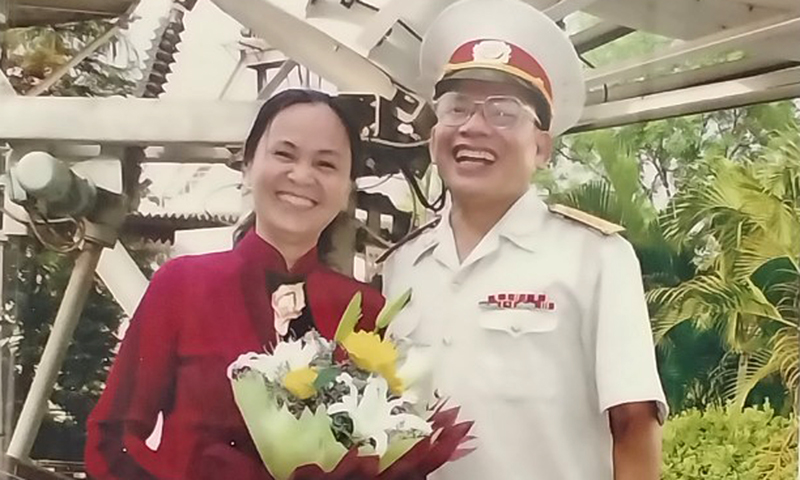 "Em muốn làm con mắt cho anh"!