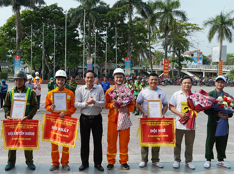 Hội thi nghiệp vụ chữa cháy và cứu nạn, cứu hộ "Tổ liên gia an toàn PCCC"