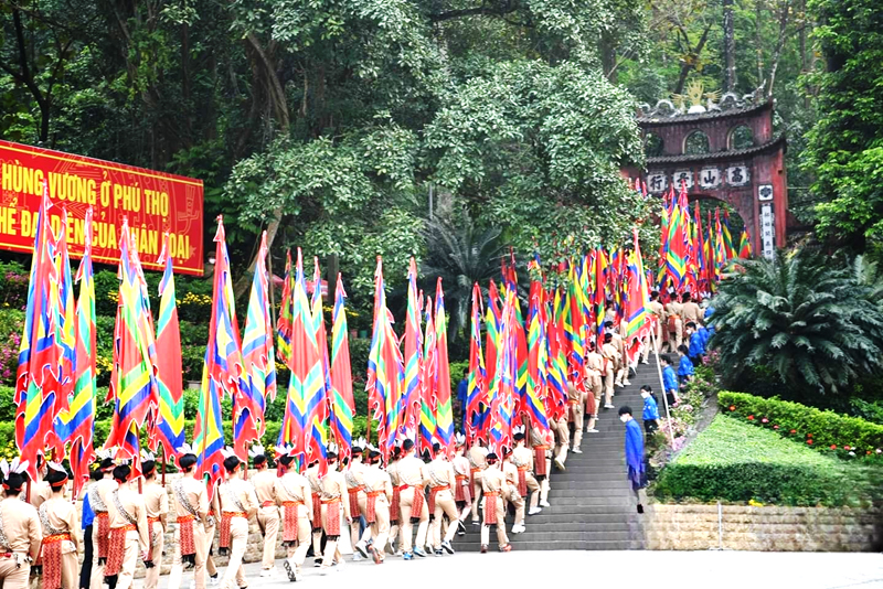 Thiêng liêng nguồn cội "con Rồng, cháu Tiên"