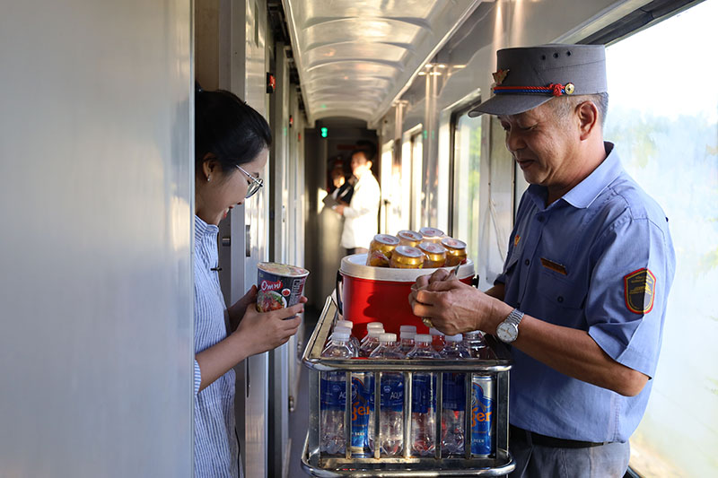 Vé máy bay tăng cao, doanh nghiệp du lịch tìm hướng "gỡ"