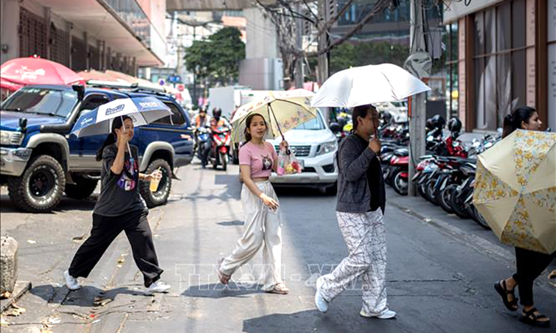 Lào: Cho phép học sinh nghỉ học nếu nền nhiệt quá cao
