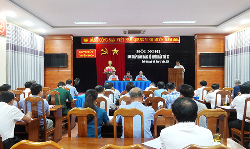 Huyện ủy Tuyên Hóa: Tiếp tục kiện toàn tổ chức bộ máy của hệ thống chính trị bảo đảm tinh gọn