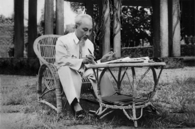 Thành ngữ và tục ngữ trong di sản ngôn ngữ Chủ tịch Hồ Chí Minh