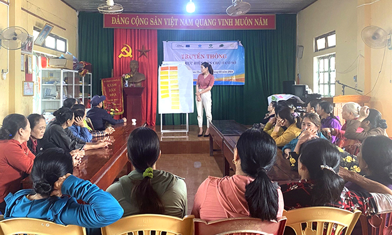 Nâng cao vai trò của phụ nữ trong thực thi dân chủ cơ sở