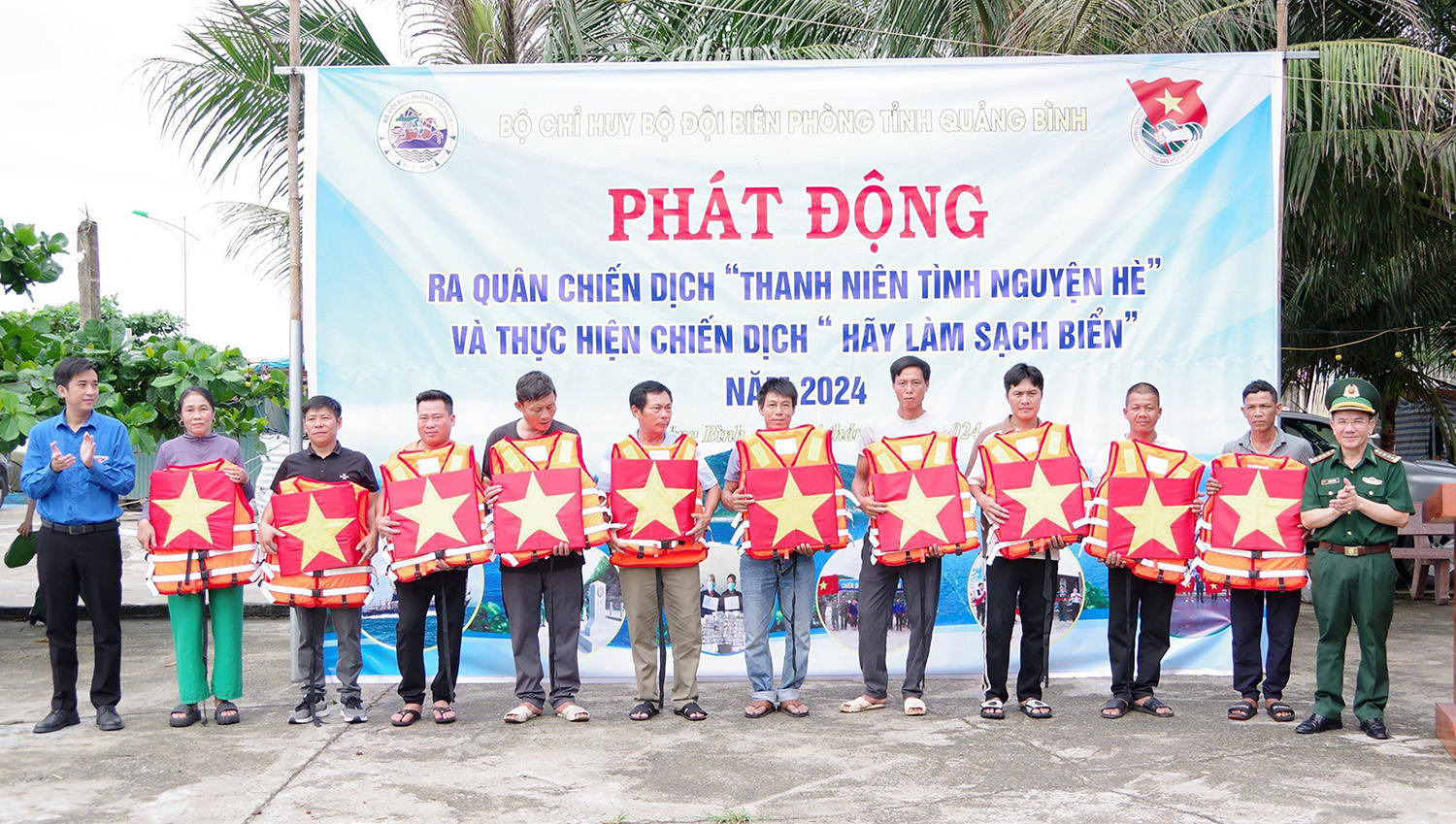 Tuổi trẻ Bộ đội Biên phòng tỉnh ra quân chiến dịch "Thanh niên tình nguyện hè"