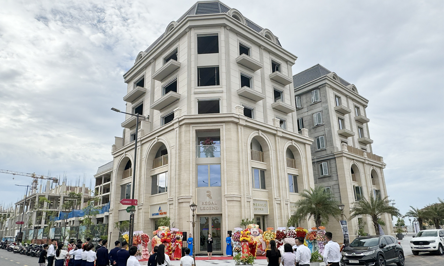 Khai trương trụ sở Đất Xanh Miền Trung Emerald